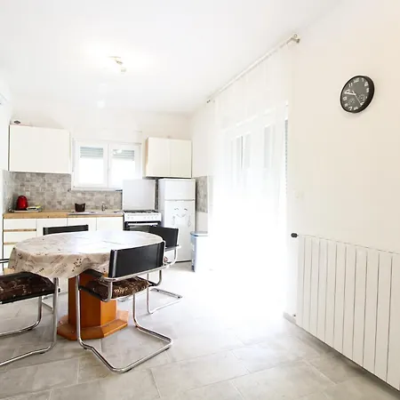 Maurizia 2341 Apartman Fazana